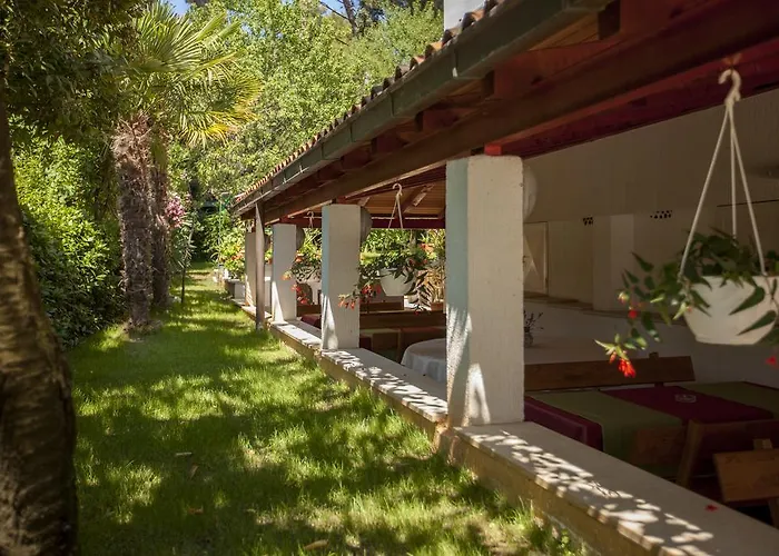 Ban Апартаменты *