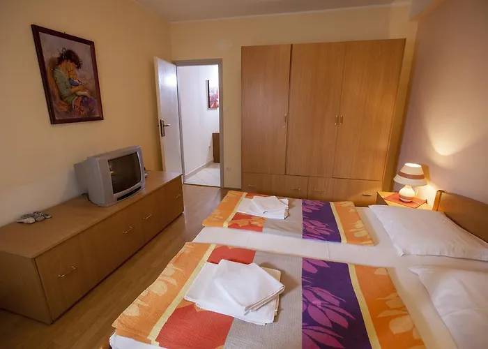 Ban Апартаменты Ровинь