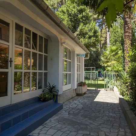 Ban Apartment