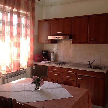 Apartment Ban *