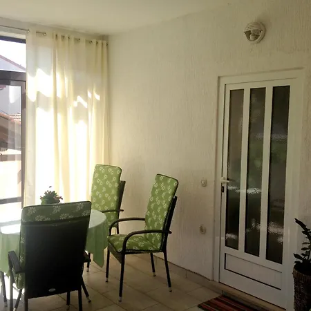 Apartment Ban *