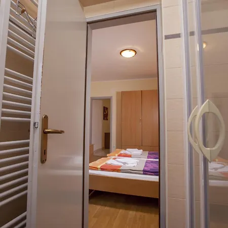 Apartment Ban *